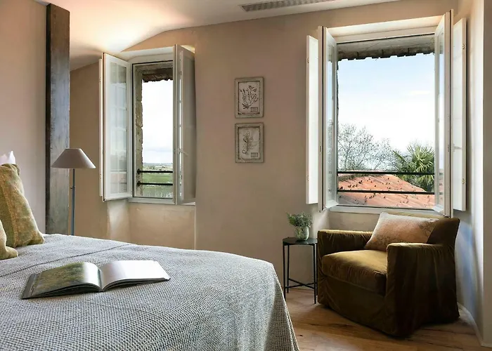 ホテル Le Prieure 3*