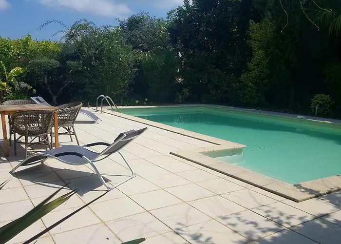 ホテル Le Prieure 3*